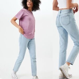 PacSun High Rise Relaxed Fit Tapered Leg Mom Jeans, Light Wash, Size 28